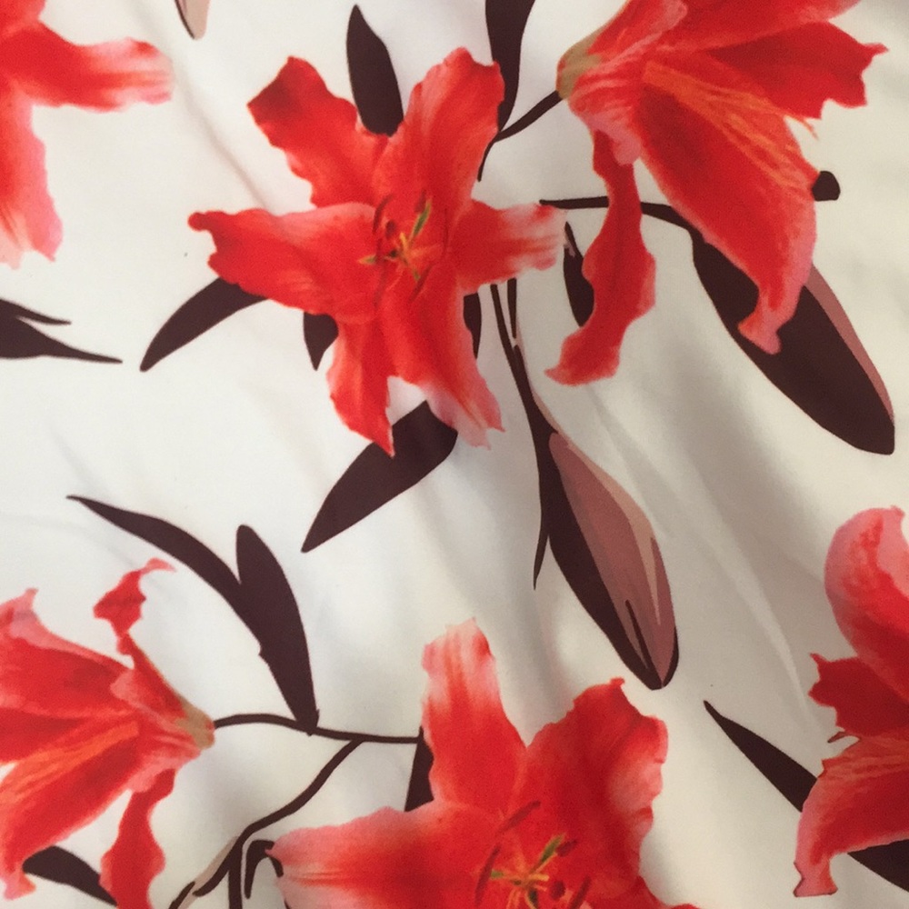 ❗️Last One❗️NWT junior Fit Floral One Piece - Picture 7 of 7